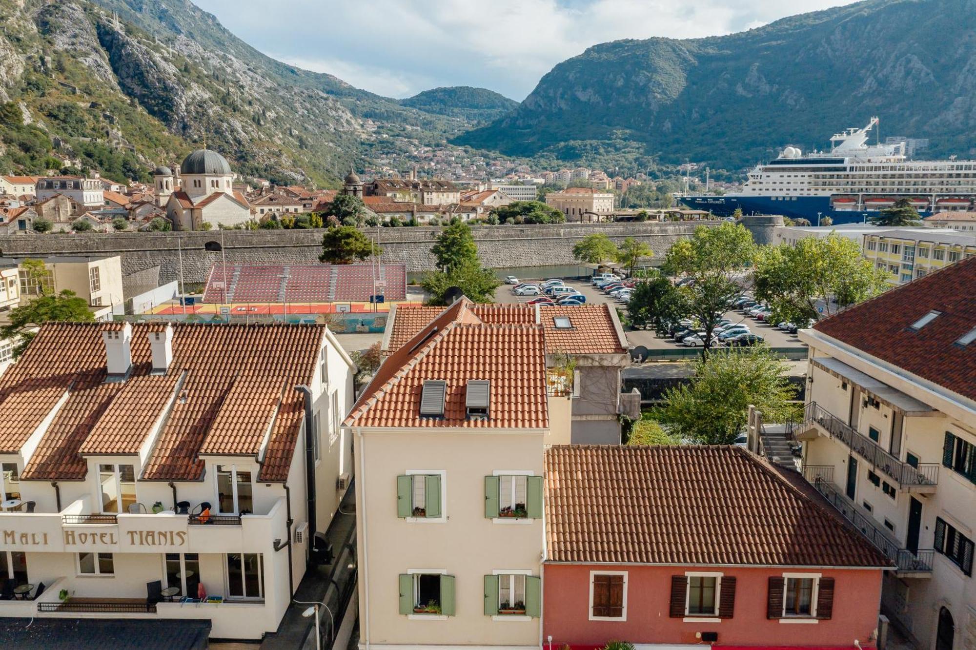 Kotor Central Point Eksteriør billede
